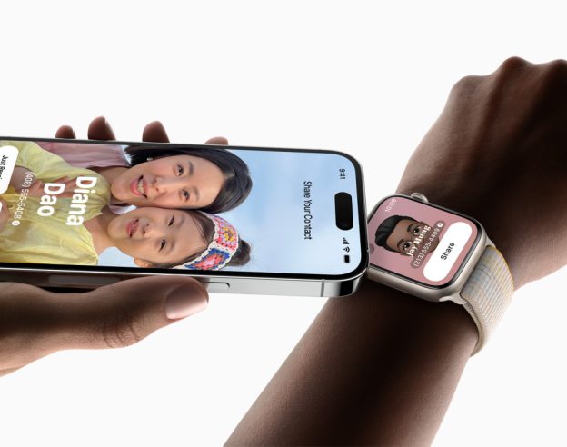 image de l'article watchOS 10.1 bêta ajoute NameDrop et prépare Double Tap sur l’Apple Watch