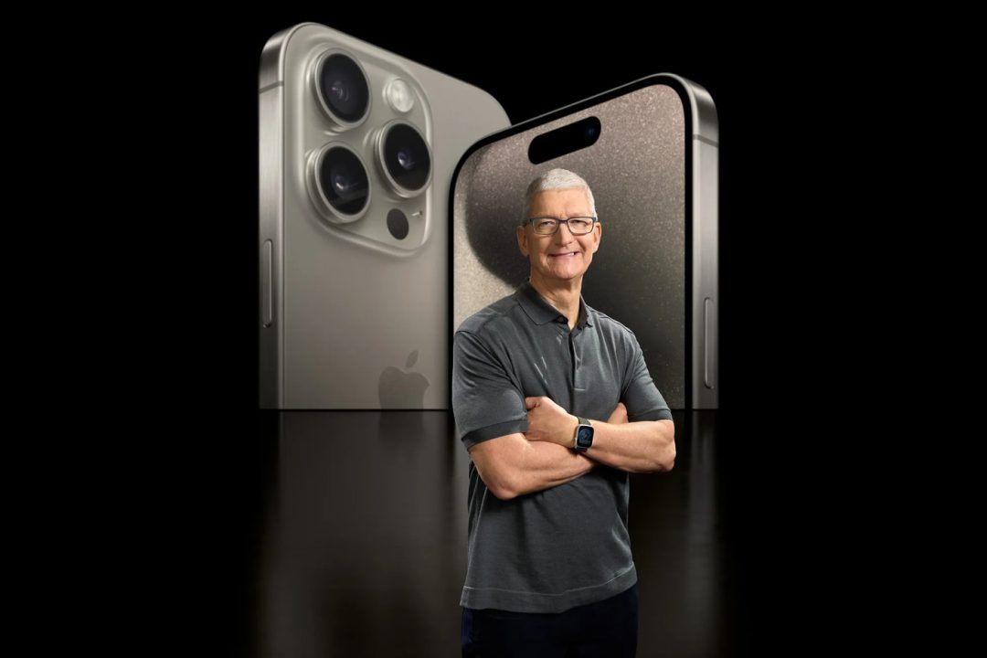 Tim Cook iPhone 14 Pro