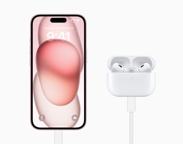 iPhone 15 Charge AirPods Pro 2 USB-C Via Cable