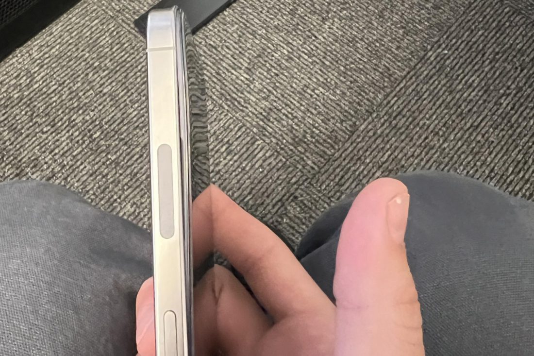 Un iPhone 15 Pro a déjà une batterie gonflée iPhoneAddict.fr