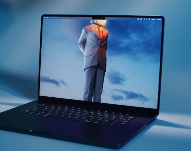 MacBook Pro 2023 M3 Max Noir Sideral Ecran