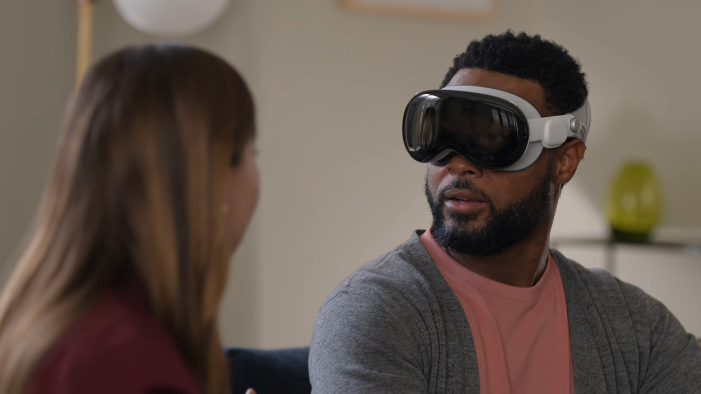 Apple Vision Pro EyeSight