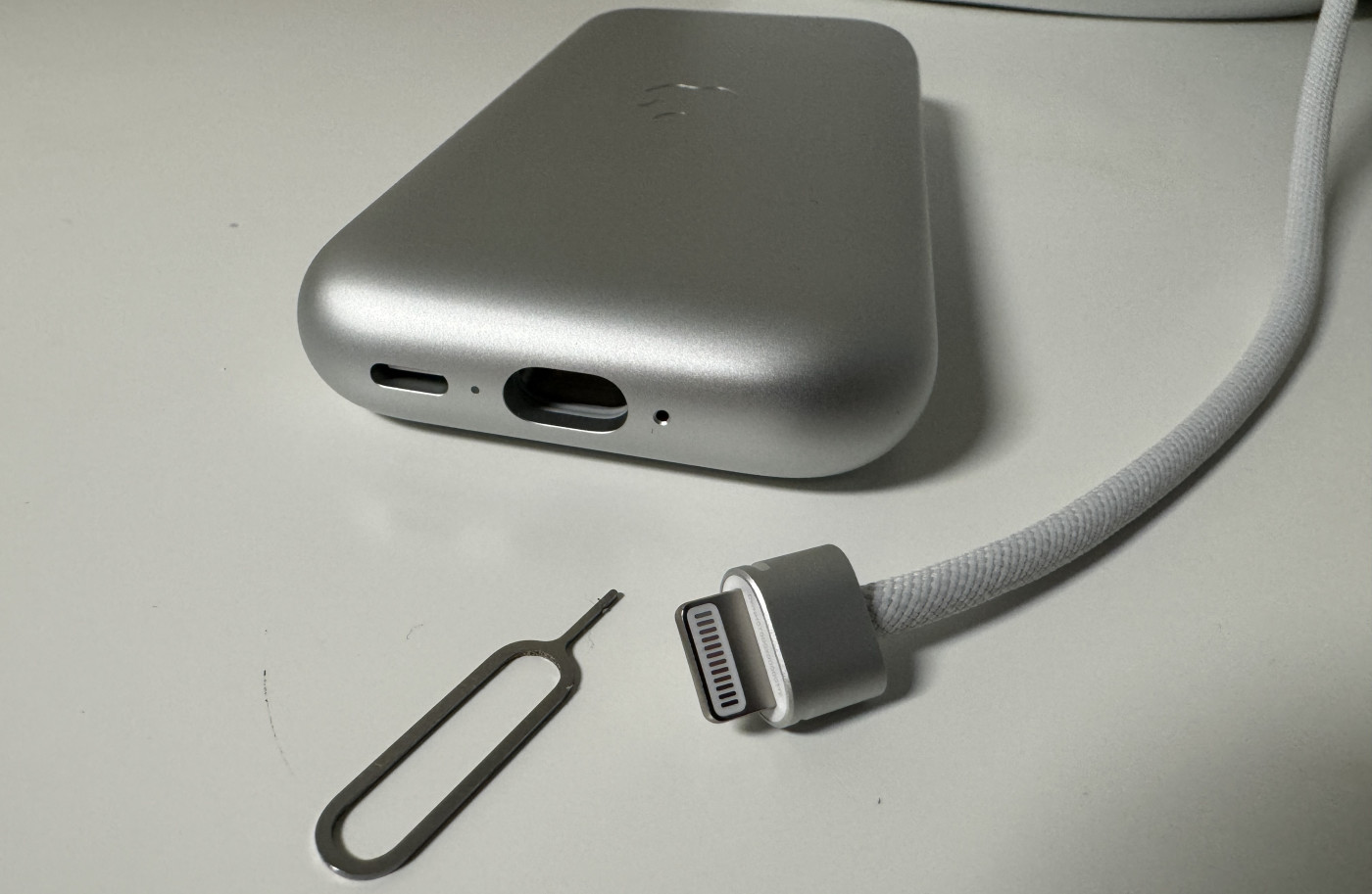 Apple Vision Pro Batterie Externe Cable Retirer Connectique Port