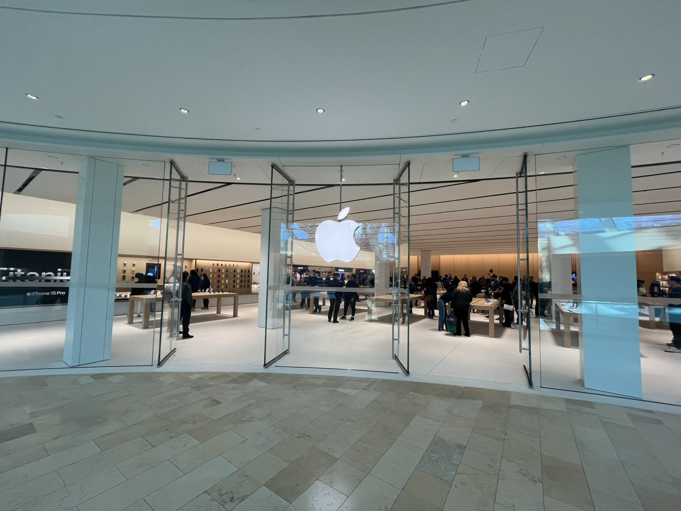 Le premier Apple Store au Canada avec une zone Pickup pour le retrait de commandes ouvre ses portes