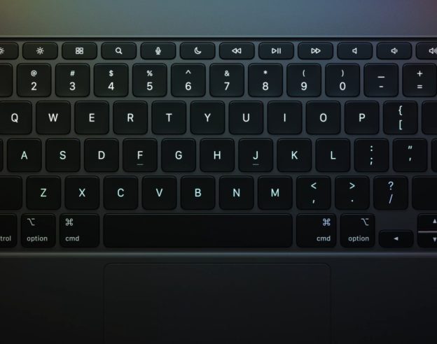 Magic Keyboard iPad Pro OLED 2024