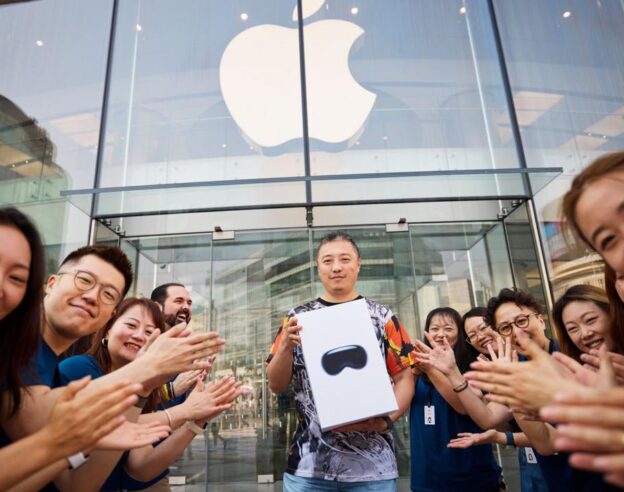 Image L’Apple Vision Pro est en vente dans les Apple Store de Chine continentale, à Hong Kong, au Japon et à Singapour.