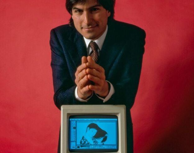 Image Une veste portée par Steve Jobs pour une pub Apple vendue aux enchères