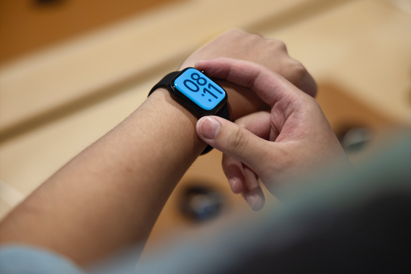 Apple Watch Series 10 Prise en Main Poignet