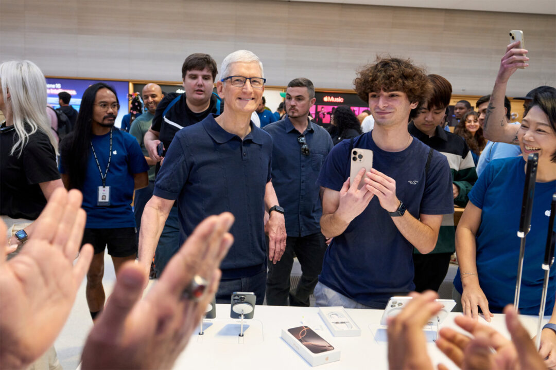 Tim Cook Sourire Apple Store