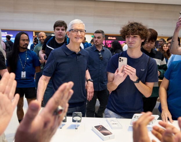 Tim Cook Sourire Apple Store