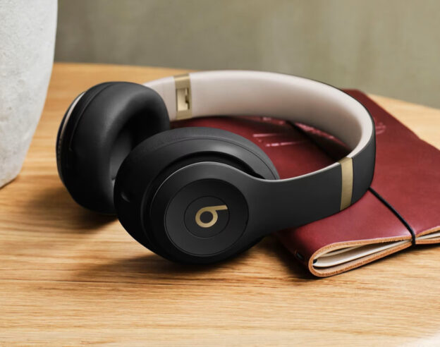 image de l'article Beats Studio Pro : Apple propose un nouveau coloris noir et or