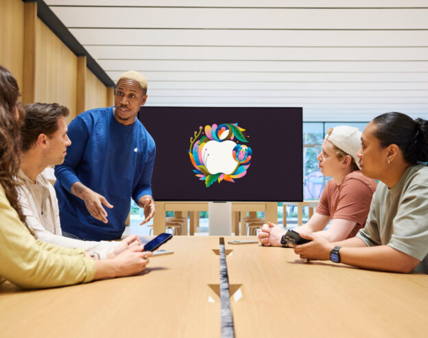 Apple Store Miami Worldcenter Today at Apple