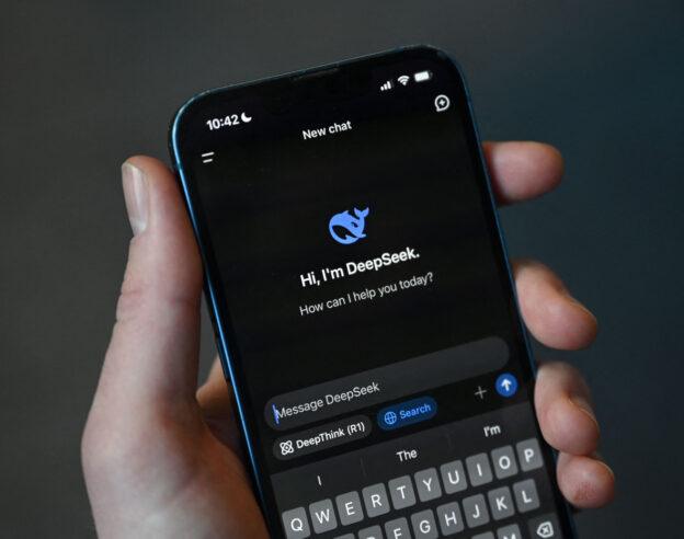 DeepSeek iPhone