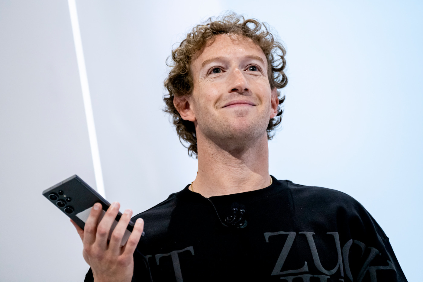 Mark Zuckerberg critique Apple et le manque d’innovation « depuis un certain temps »