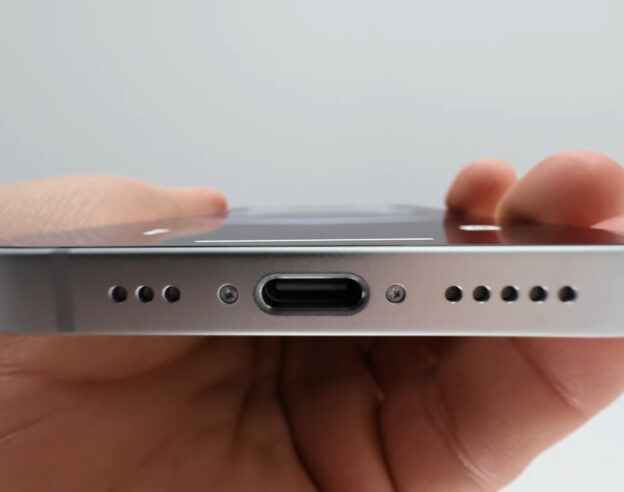 iPhone 16e Port USB-C