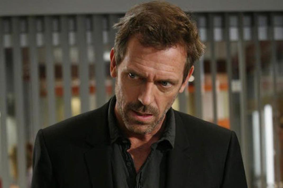 The Wanted Man : Apple TV+ annonce une nouvelle série dramatique avec Hugh Laurie (Dr.House)