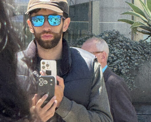 image à la une article Un iPhone 17 Pro apparaît en photo dans la rue