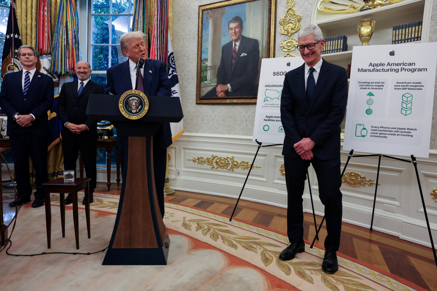 Donald Trump Tim Cook Rigole Maison Blanche