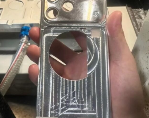 Image iPhone 17 Pro : une photo du châssis confirme le nouveau design