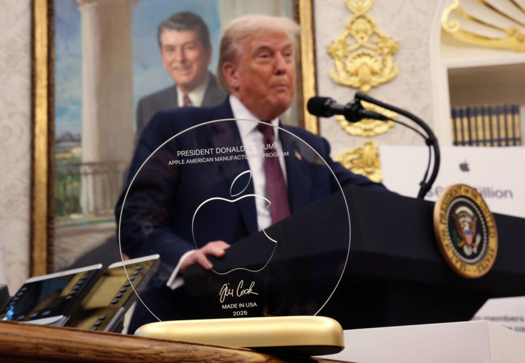 Socle Or 24 Carats Donald Trump Apple Corning