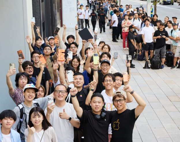 Image La foule des grands jours pour la réouverture de l’Apple Store historique de Ginza (+photos)