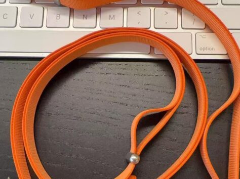 Image article La nouvelle sangle crossbody « fuite » à quelques heures de la keynote de l’iPhone 17