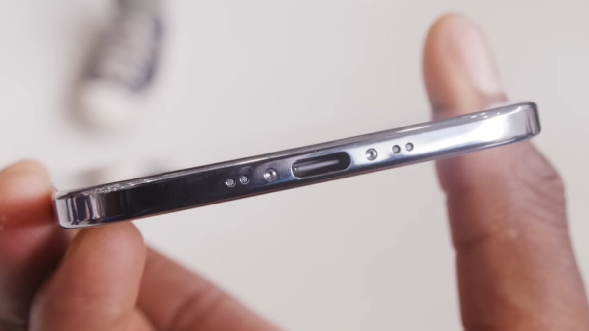 iPhone Air Port USB-C