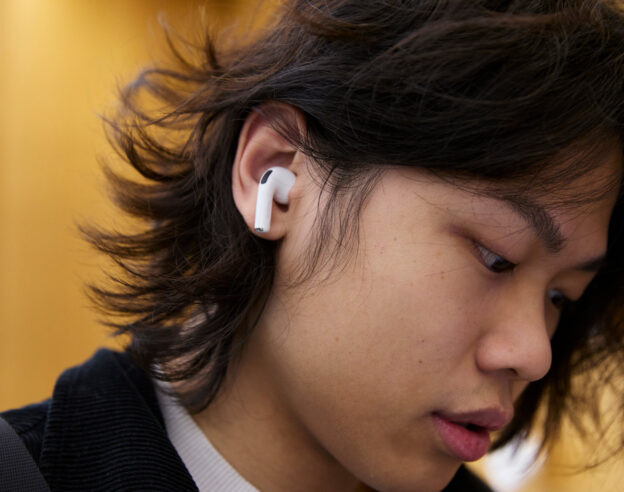 Image Apple travaille sur des AirPods Pro 3 améliorés, AirPods 5 et la puce H3