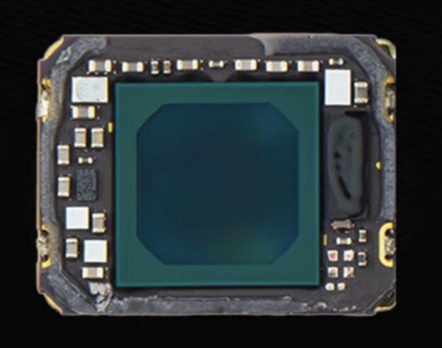 Image iPhone 17 : le capteur frontal “IMX914” élargit (liitéralement) le champ des possibles
