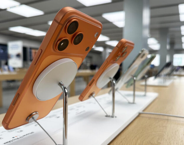 Image iPhone 17 rayés : les Apple Store modifient les chargeurs MagSafe avec un anneau