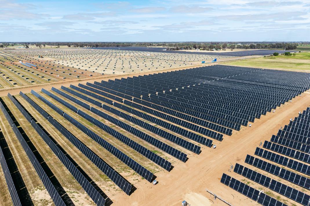 Apple-climate-initiatives-solar-farm-Lancaster-Australia-