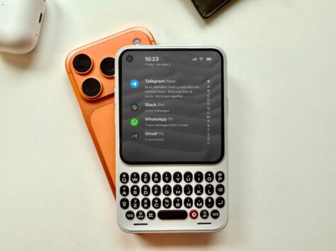 Image article Clicks Communicator sert de smartphone compagnon à l&rsquo;iPhone