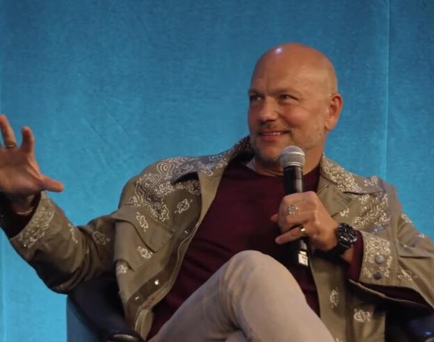 Image Le créateur de l’iPod tacle l’IA d’Apple et estime qu&rsquo;il aurait fallu poursuivre le projet de voiture