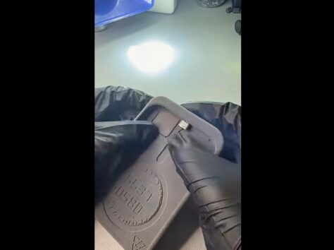 Image article iPhone 17 Pro : un ingénieur greffe un port Lightning via une coque… et ce n&rsquo;est pas une blague du 1er avril