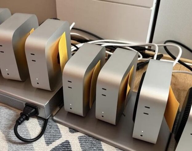 Image Overcast utilise 48 Mac mini pour traiter les épisodes de podcasts en local