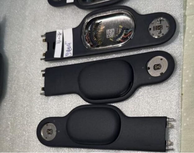 Image Apple Vision Pro : un leak de pièces coloris noir relance les rumeurs autour du Vision Air