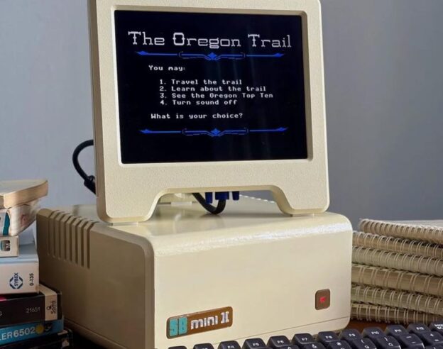 Image Apple II Plus : ce clone matériel recrée le mythique ordinateur Apple sans émulation