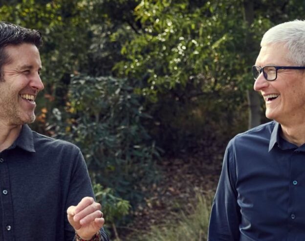 Image John Ternus rejoint Tim Cook à Sun Valley avant sa prise de fonctions