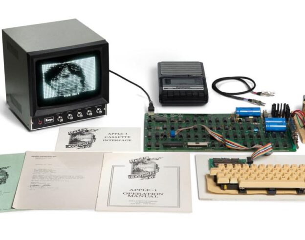 Image Un Apple-1 signé par Steve Wozniak pourrait atteindre 800 000 dollars aux enchères