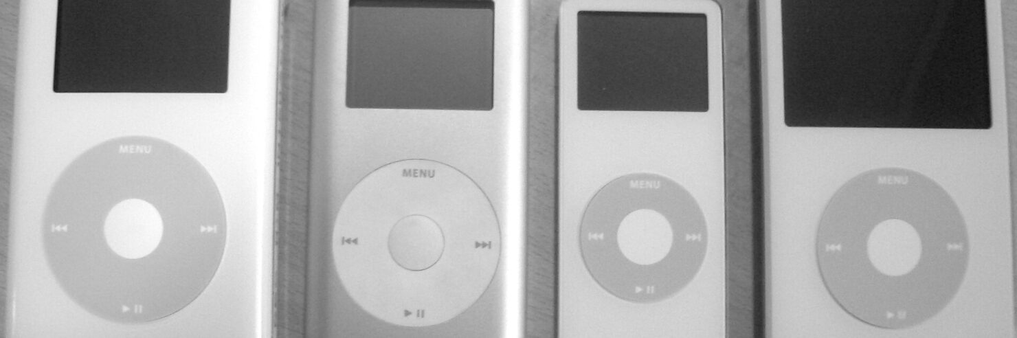 iPod mini et iPod nano de première génération au sein de la gamme iPod de 2005