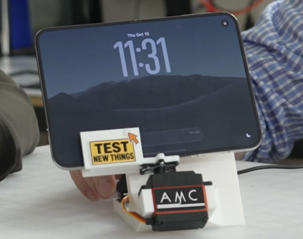 image de l'article iPhone Duo : comment s&rsquo;en sort la charnière après 32 000 pliages